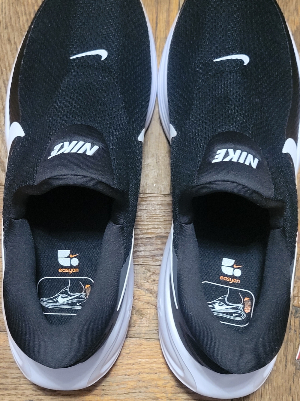 Nike Black and White Slip-On Mesh Running Shoes - Picture 4 of 7